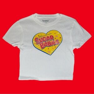 Sugar Babies Womens/Juniors Fitted Tee/ Graphic T-Shirt/ Crop Top | NEW/NWT!!♥️